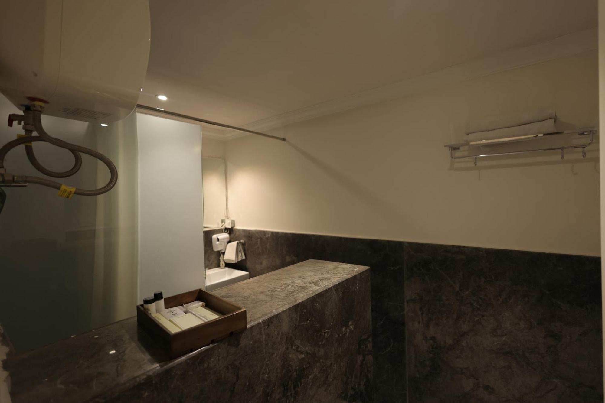 Phoenix - Unmatched Comfort Udaipur Exterior foto