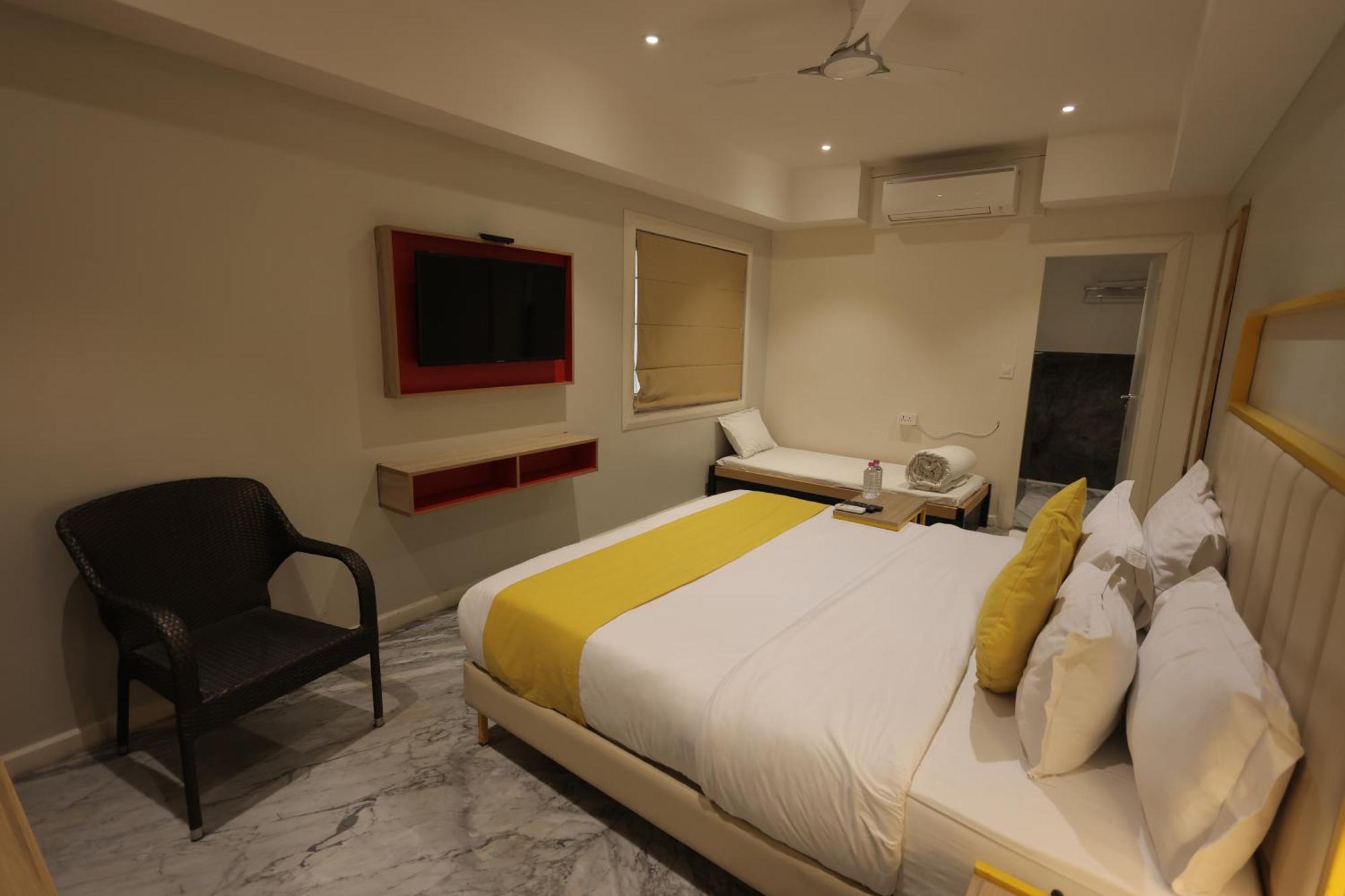 Phoenix - Unmatched Comfort Udaipur Exterior foto