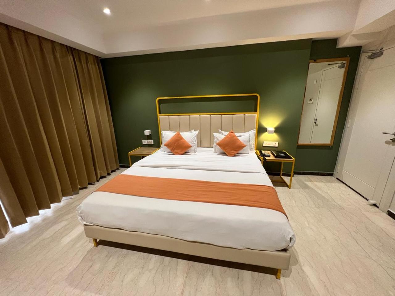 Phoenix - Unmatched Comfort Udaipur Exterior foto